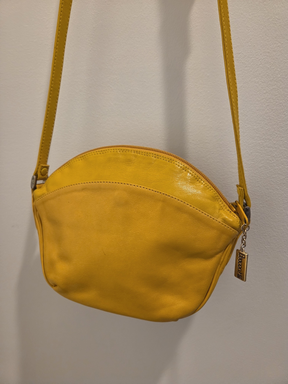 Vintage 80s Beacon Hill Genuine Leather Yellow Crossbody Shoulder Bag Purse